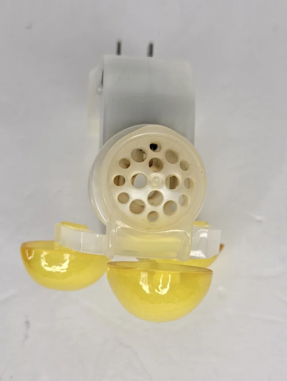 Bath & Body Works Lemons Plug In Wallflower - Picture 3 of 6